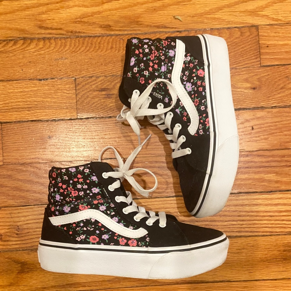 Girls Vans.
